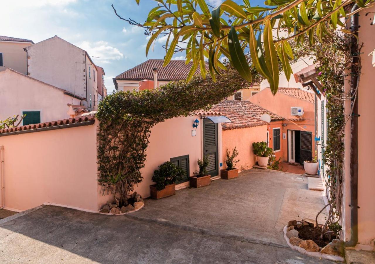 Murphy Holiday Home - Casa Papini Λα Μανταλένα Εξωτερικό φωτογραφία